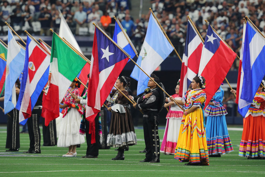 MLB celebrates Hispanic Heritage Month