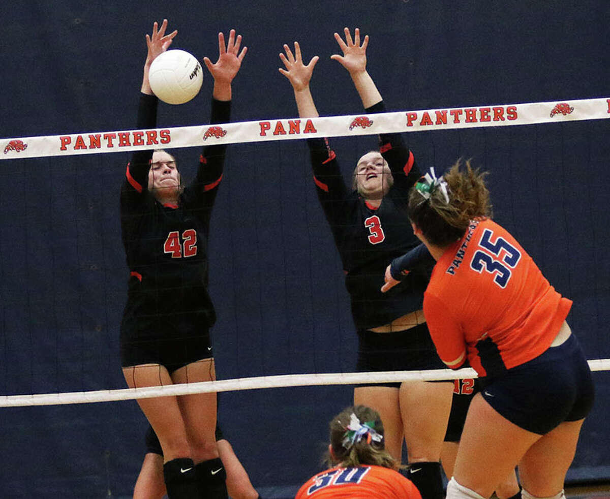 PHOTOS | Staunton sweeps Pana in key SCC volleyball match