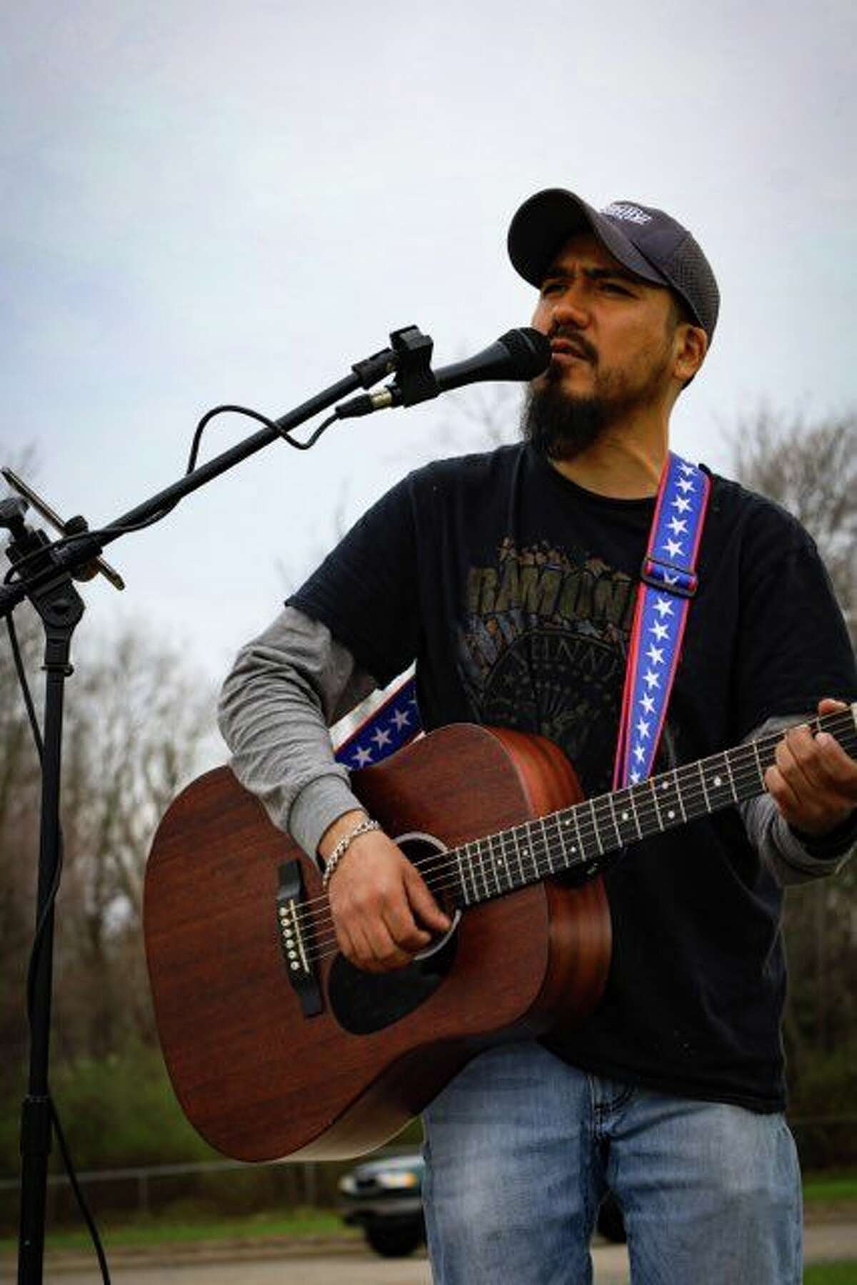 street musician guitar