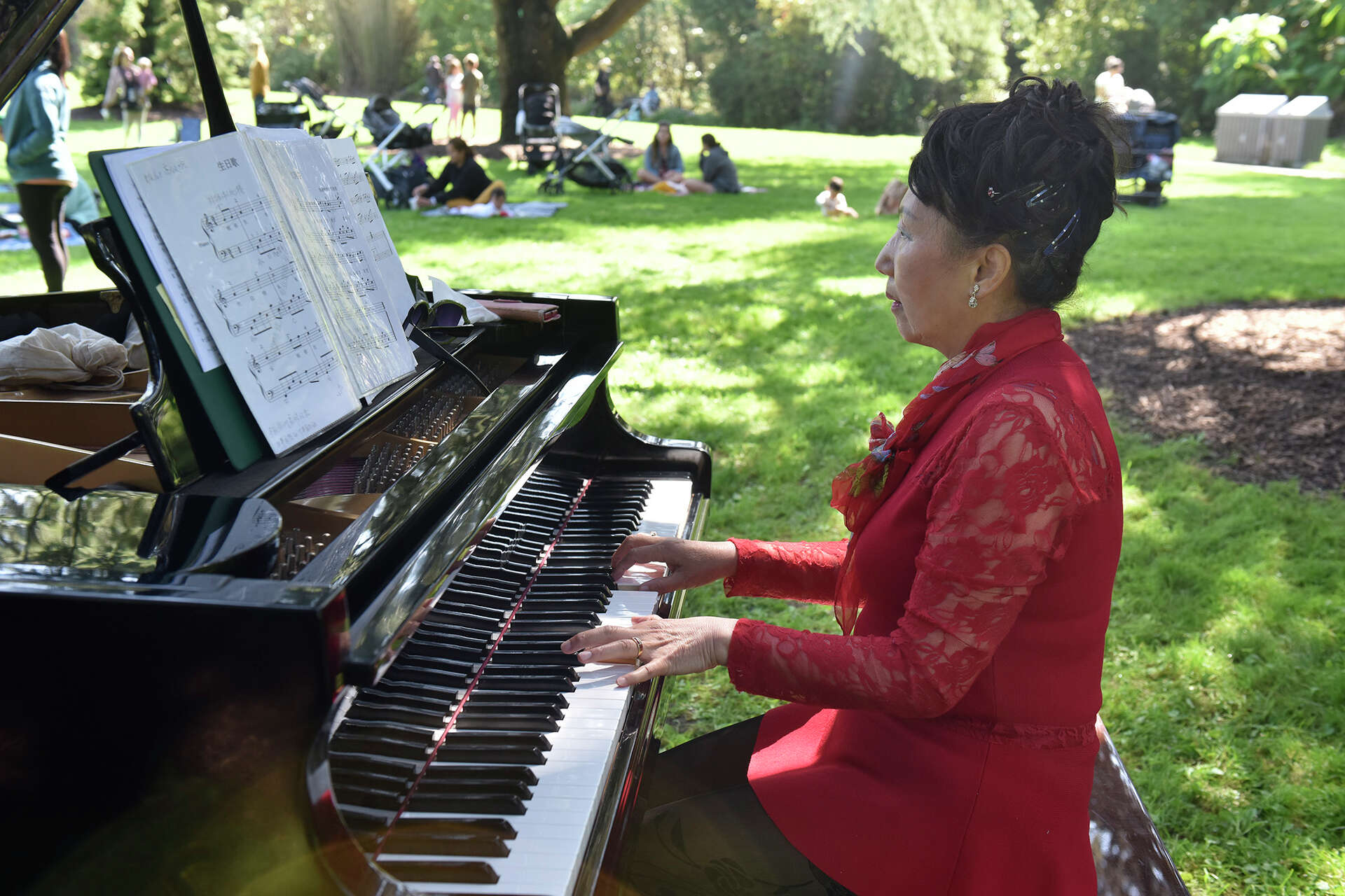 Flower pianos take over San Francisco's Golden Gate Park