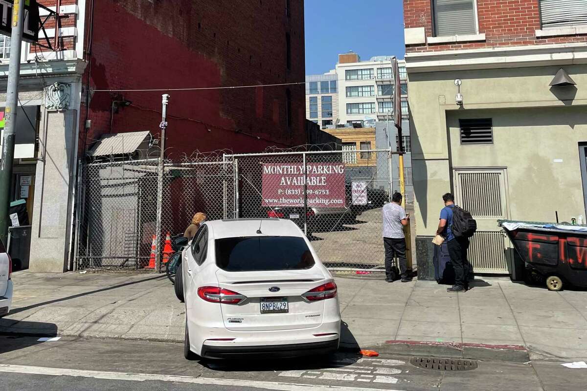 This slim parking lot at 1010 Mission St. in San Francisco is the subject of the latest housing debate.
