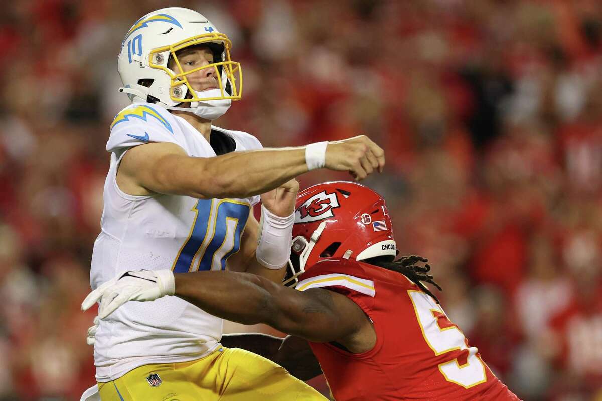 Chargers QB Justin Herbert getting better handle on new offence