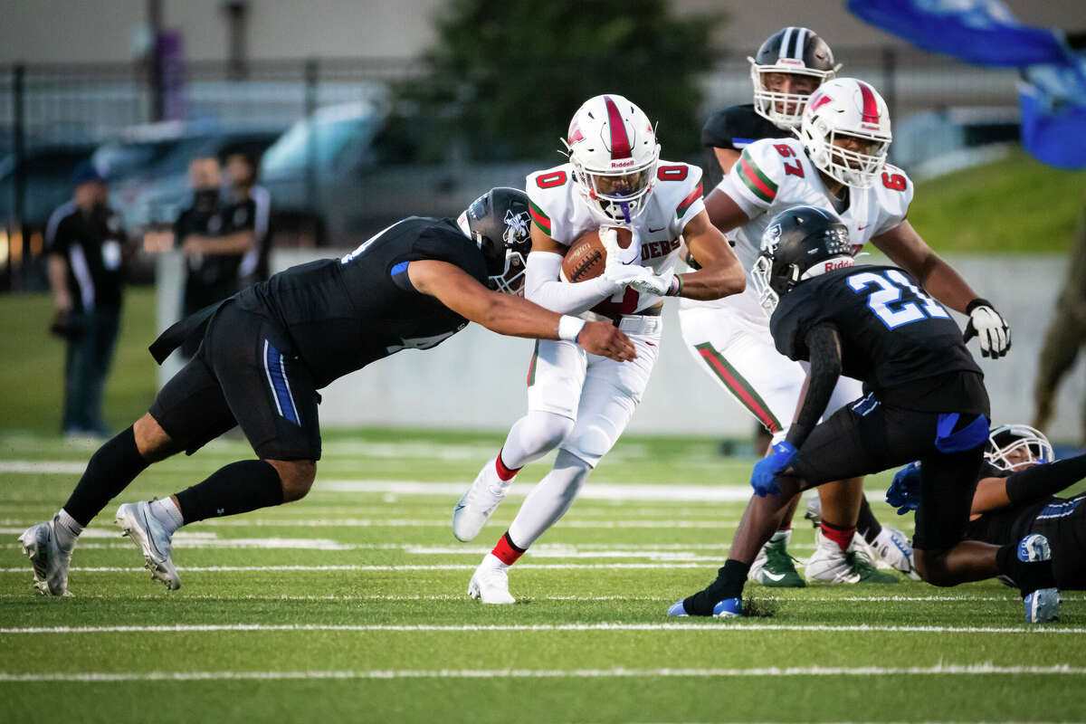 New Caney Eagles defeat The Woodlands Highlanders