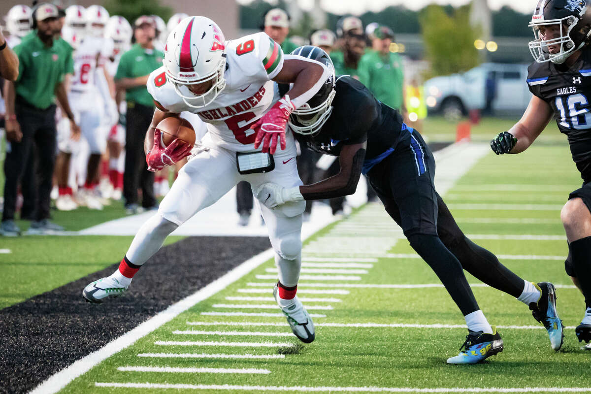 New Caney Eagles defeat The Woodlands Highlanders