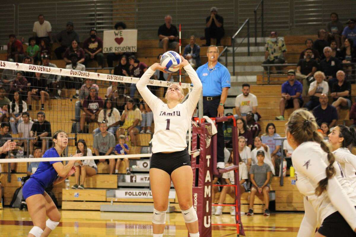 The Texas A&M International volleyball team beat Western New Mexico in five sets on Friday.