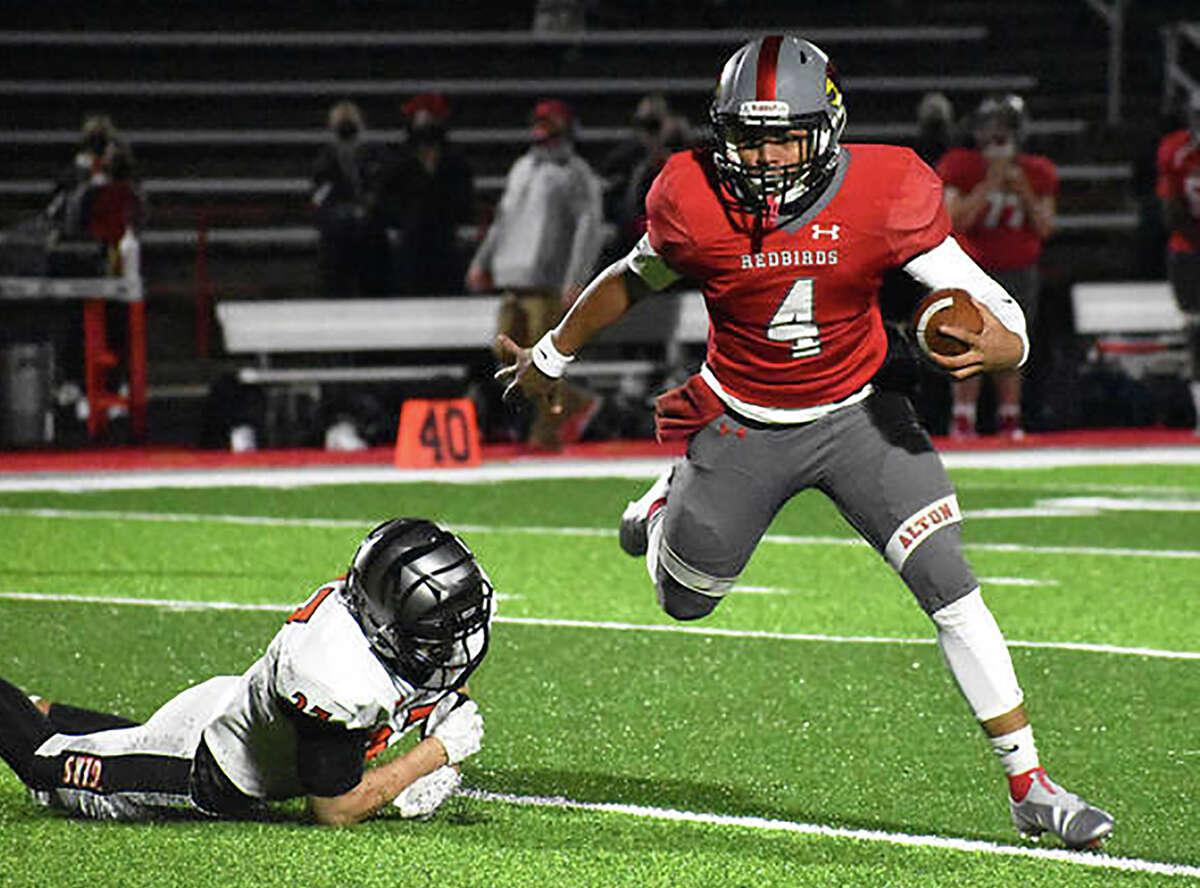 Alton's Keith Gilchrese scored a pair of touchdowns and helped lead the Redbirds to their first victory of the season, a 28-7 Southwestern Conference road win over Belleville West.