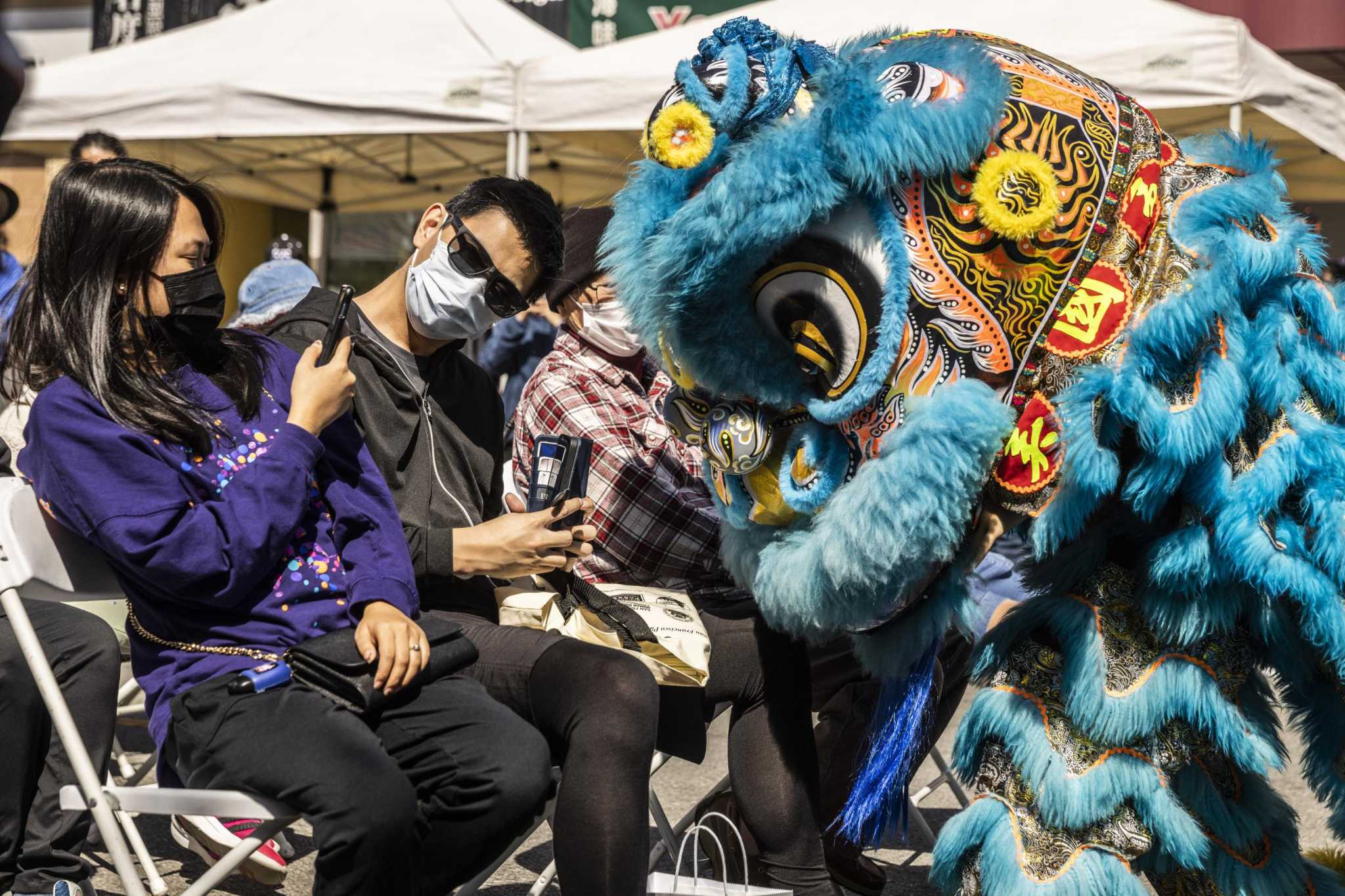 旧金山里士满地区的华人社区在中秋节庆祝复原力