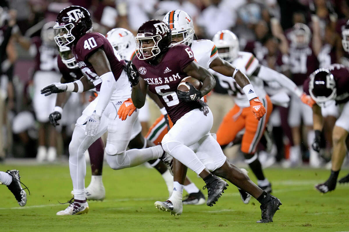 No. 24 Texas A&M Aggies hold off No. 13 Miami Hurricanes