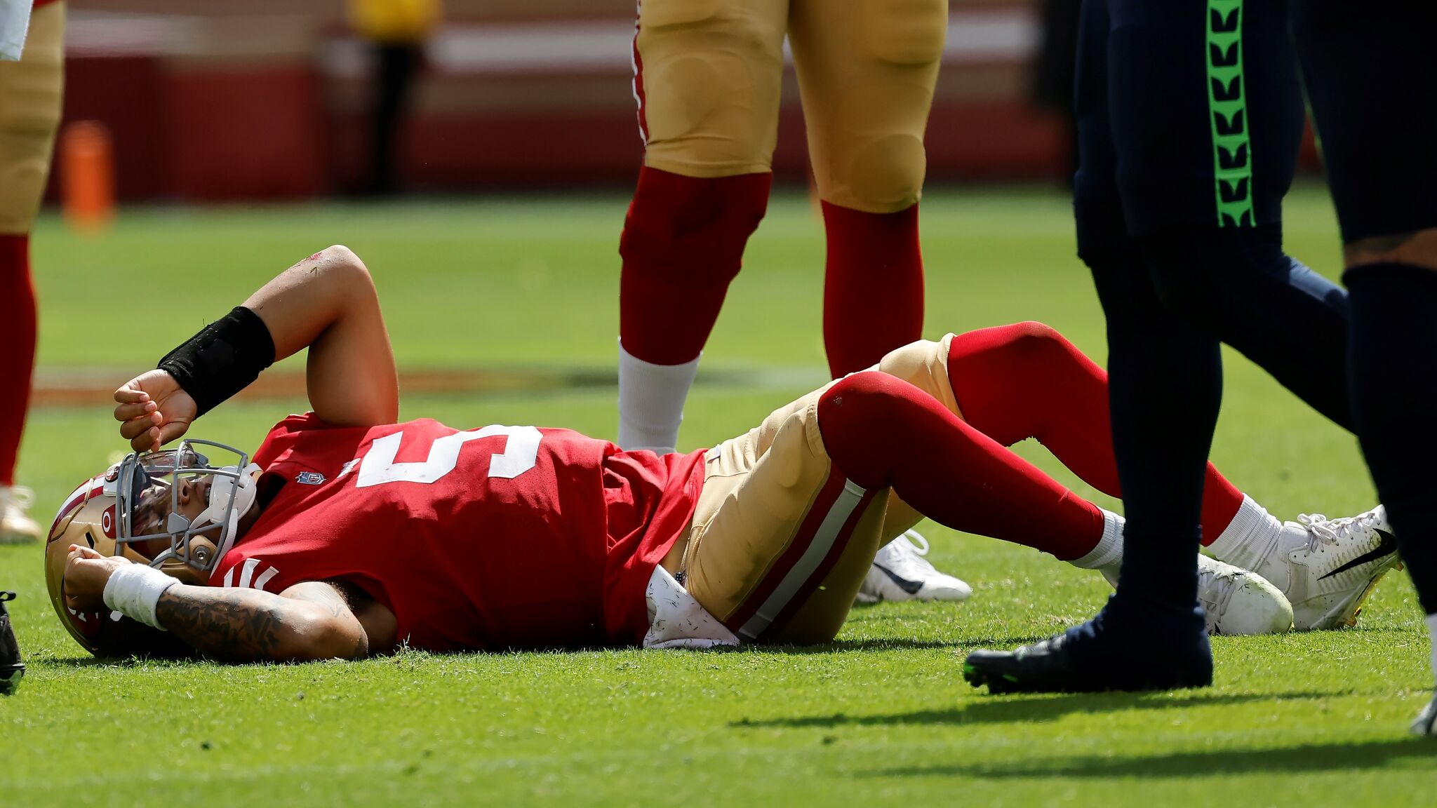 49ers' Trey Lance replaced by Jimmy G after scary ankle injury