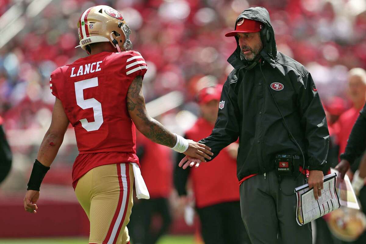 Santa Clara, United States. 27th Sep, 2021. San Francisco 49ers quarterback Trey  Lance (5) runs for a yard against the Green Bay Packers at Levi's Stadium  in Santa Clara, California on Sunday