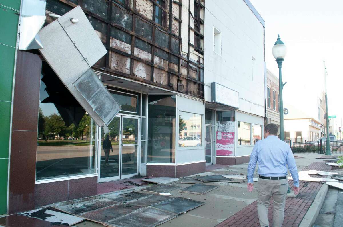 Storm sweeps through Jacksonville, causing widespread damage, outages
