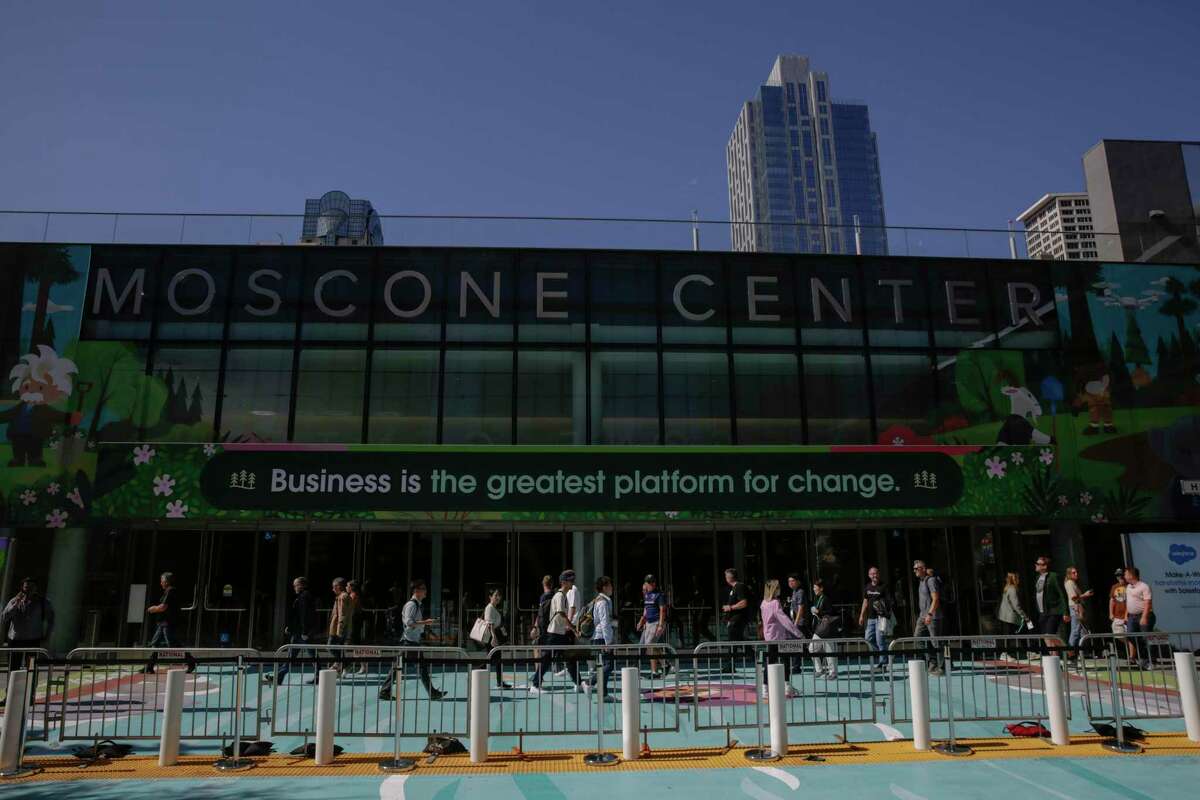 莫斯康中心在9月举办一年一度的梦想力量会议。帕洛阿尔托软件制造商VMware将终止其明年在莫斯科尼中心举行的会议的合同。