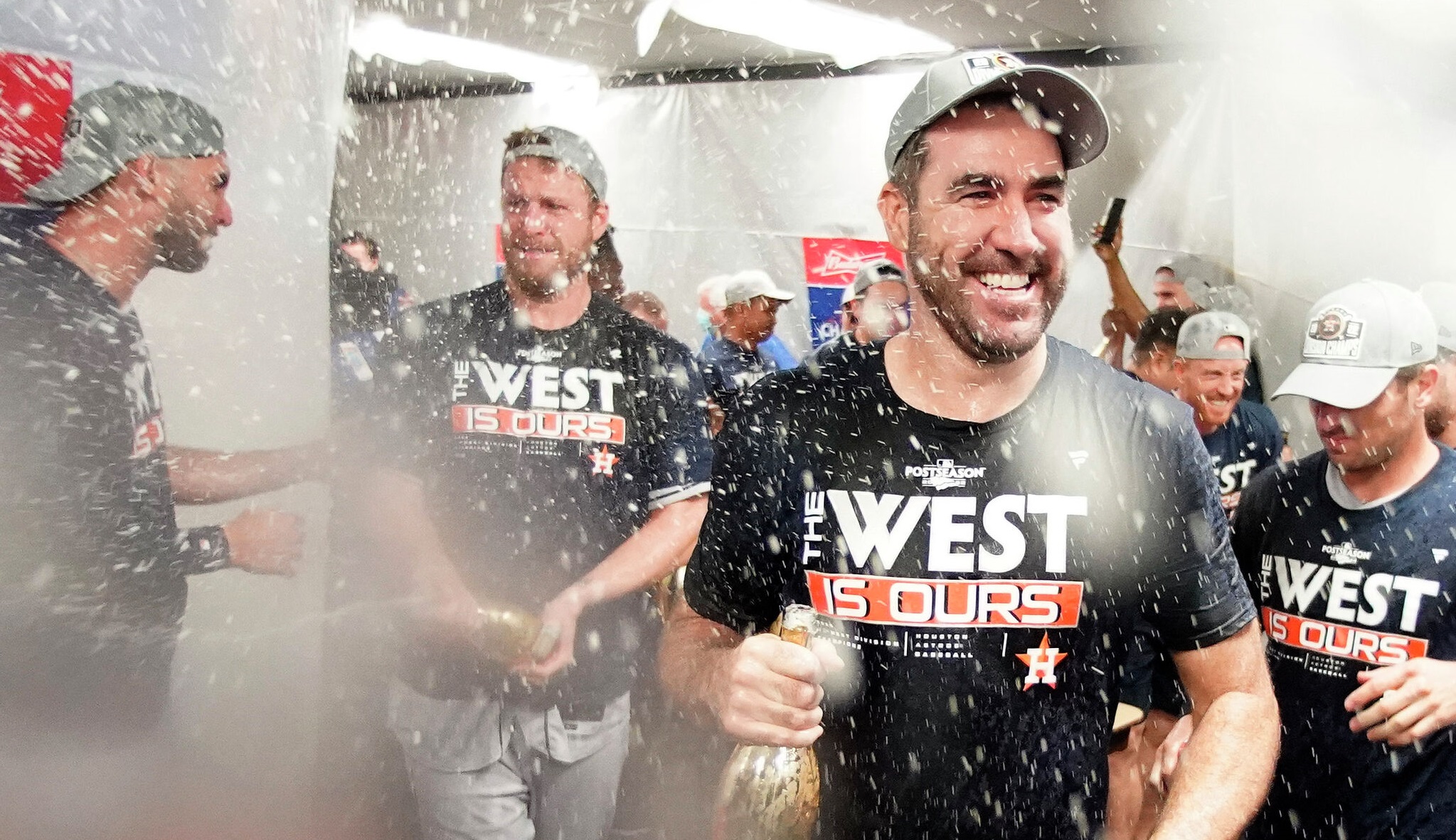 Justin Verlander Chugs From the Trophy, Jeremy Peña FaceTimes Mom