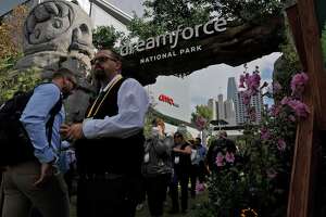 For S.F. merchants, throngs flocking to Dreamforce are a pre-pandemic dream come true