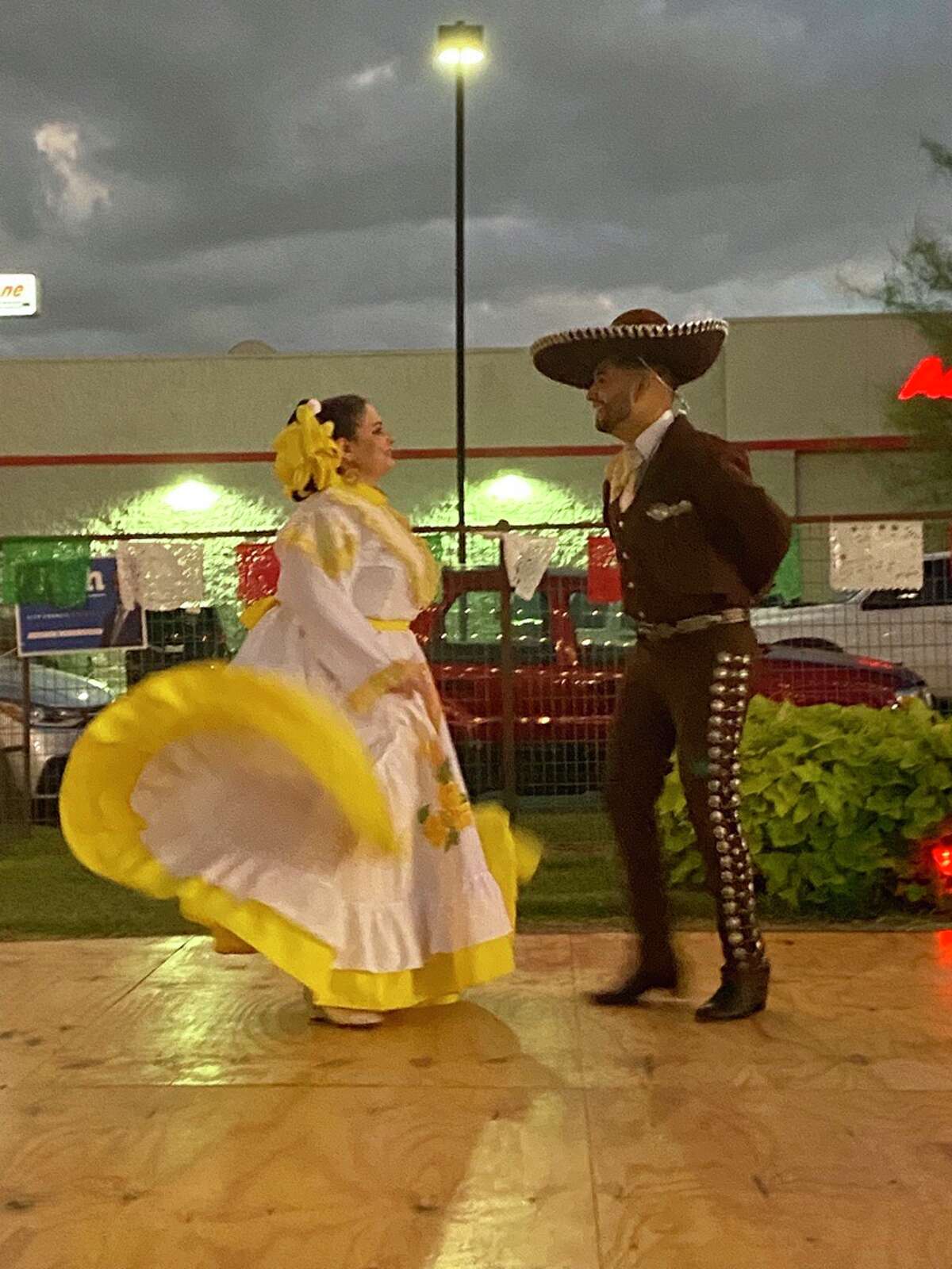 Laredoans gathered at the Frontera Beer & Wine Garden to enjoy a September 16th celebration on Friday, September 16th, 2022. 
