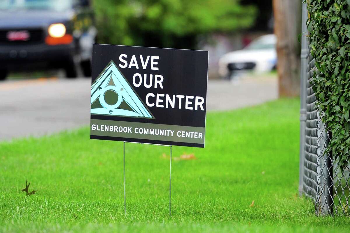 Glenbrook Community Center’s fate sparks neighborhood debate