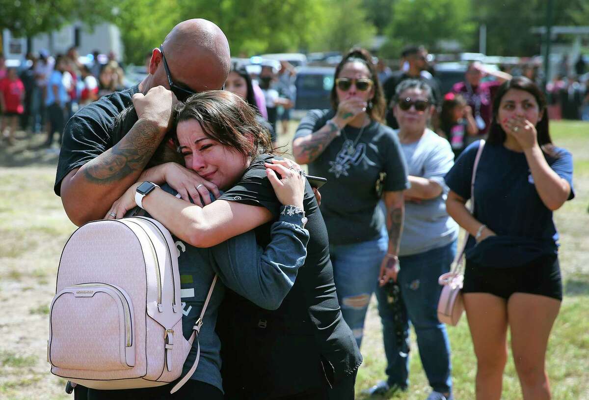 Parents besiege Texas high school after false shooting call