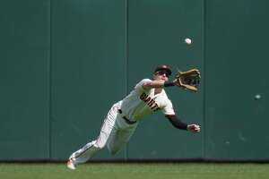 What will the Giants do with Mike Yastrzemski after this season?