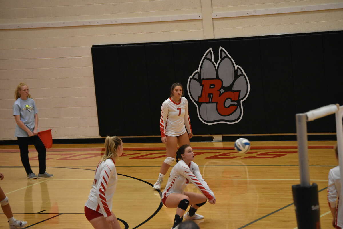 Reed City was on a roll in their 3-0 win over Lakeview on Tuesday night.