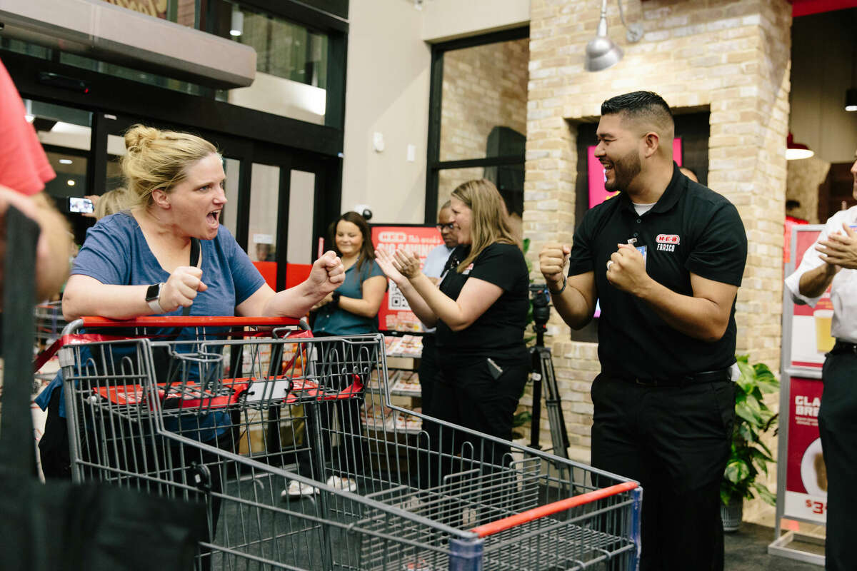 New H-E-B in Central Texas Filled With Amenities