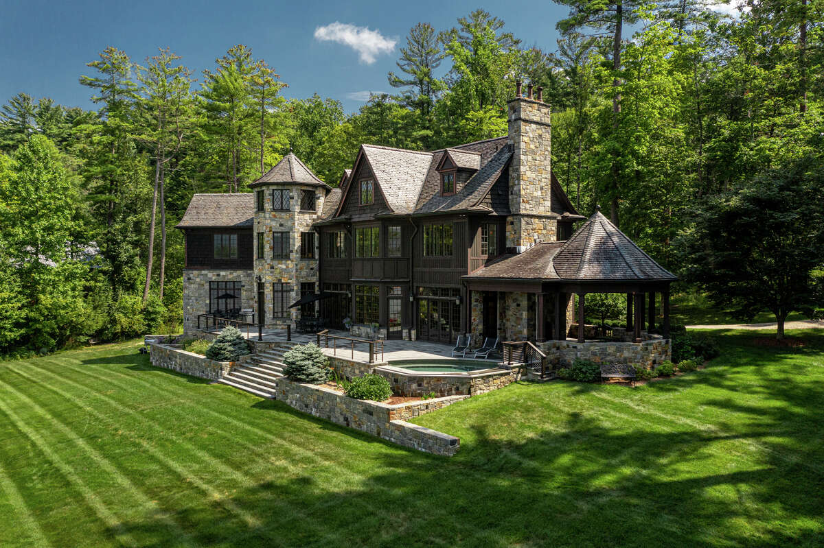 CT estate near Great Barrington on Twin Lakes listed for 8M