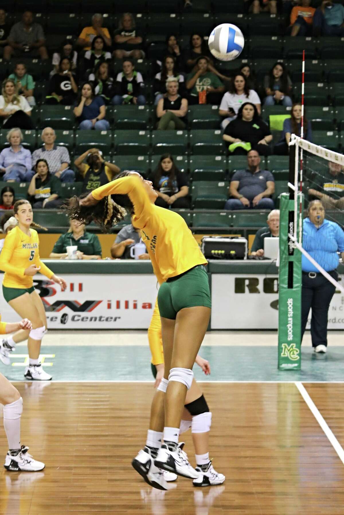 JC VOLLEYBALL: Fernandez has big night as Lady Chaps stay unbeaten in WJCAC
