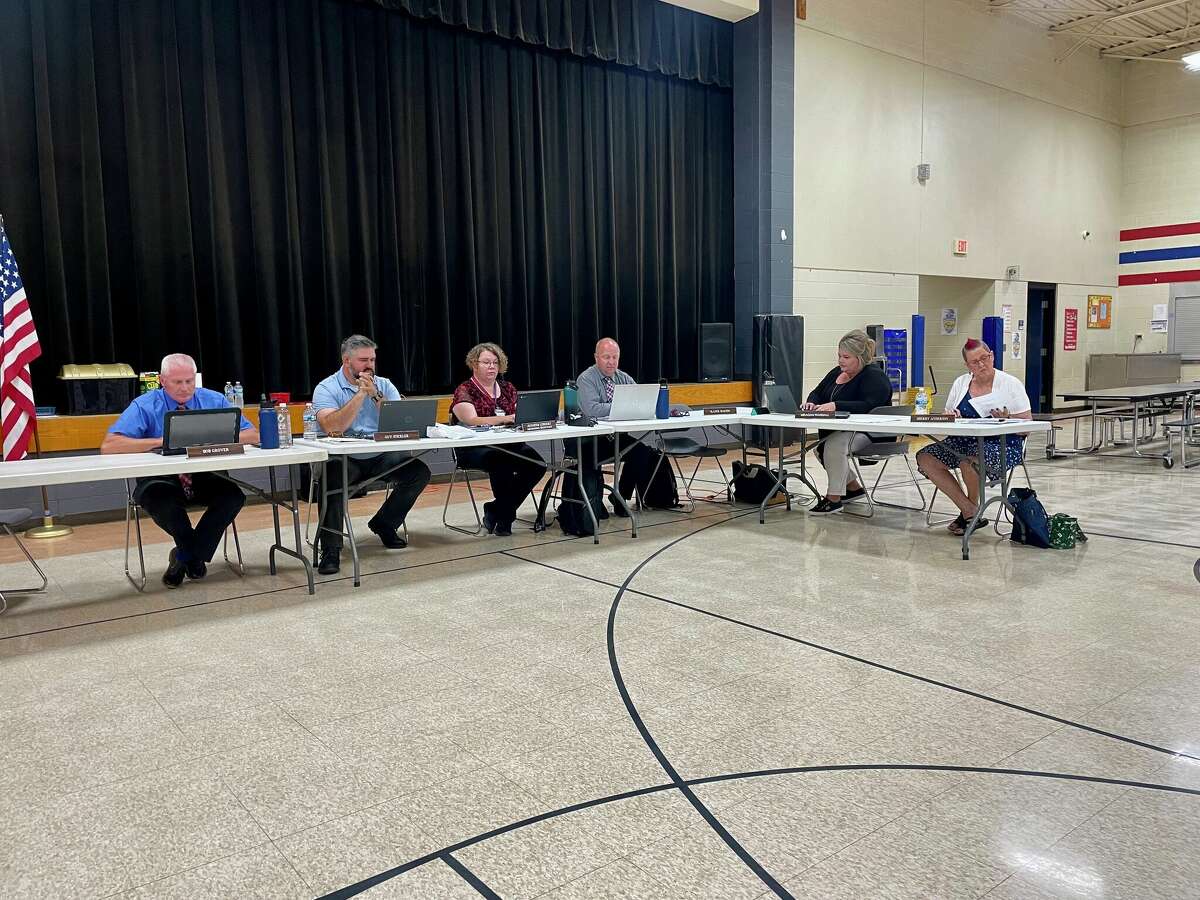 The Chippewa Hills School District board of education addressed several topics including the approval of new clubs, staffing, and community concerns. 