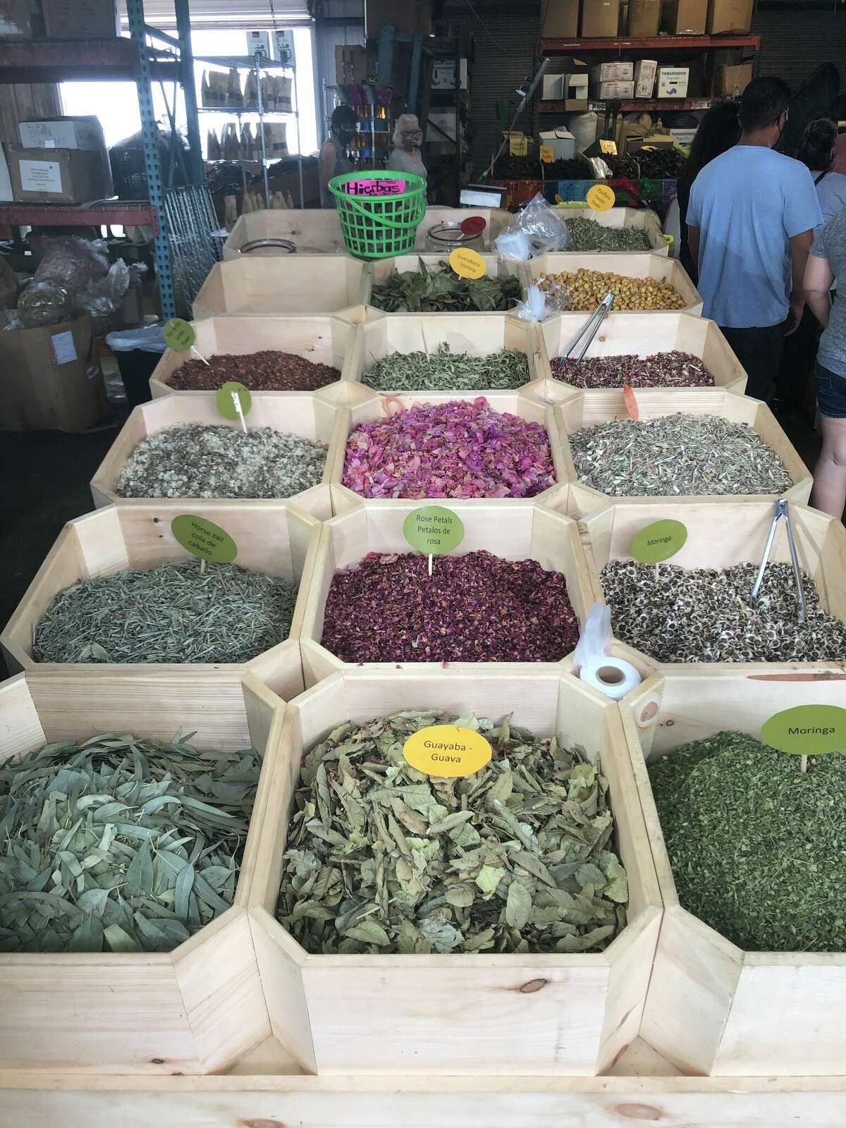 El mercado de agricultores de Houston es un gran lugar para comprar especias y hierbas mexicanas.