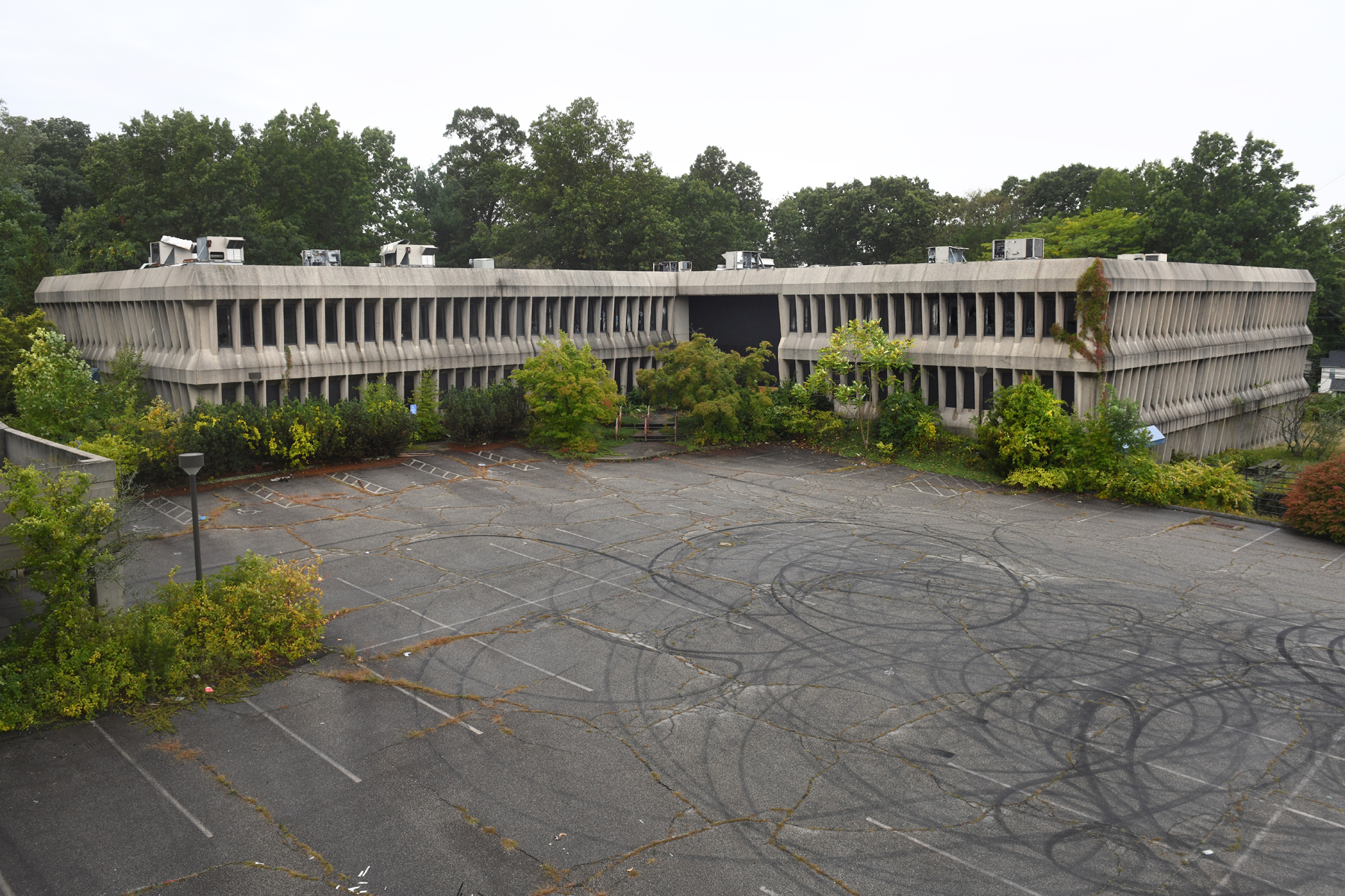 Trumbull officials frustrated over Cambridge Drive property