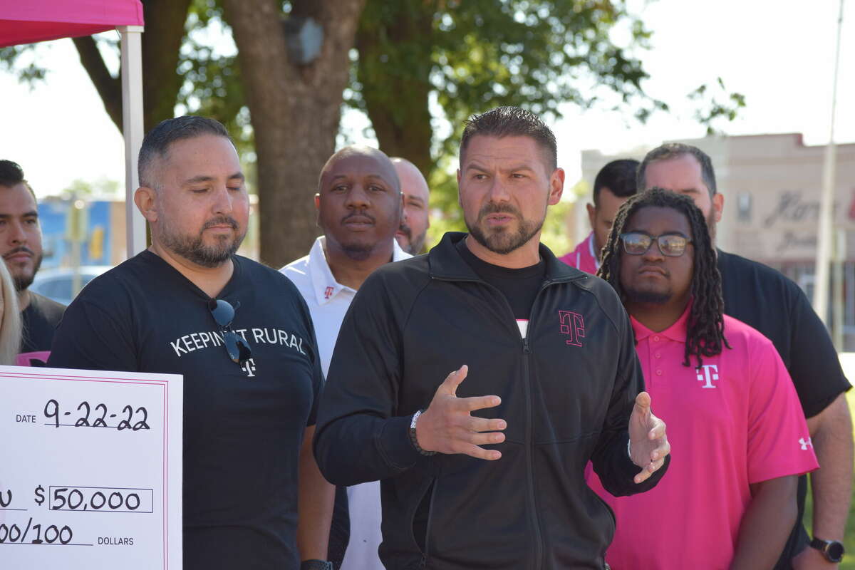 T-Mobile presents $50,000 Hometown Grant for speaker system in Downtown Plainview during a special presentation Thursday (Sept. 22, 2022) morning. 
