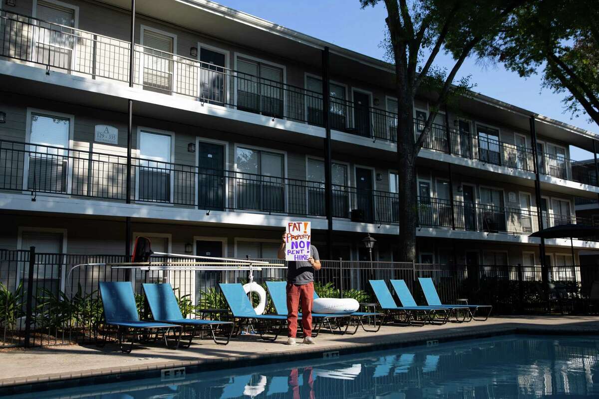 Why rents are rising in Houston even as the housing market cools