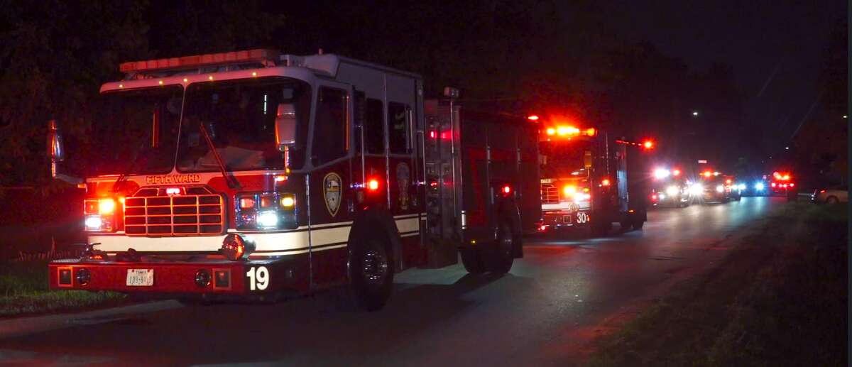 Houston barn fire results in at least 15 dead horses, 6 saved