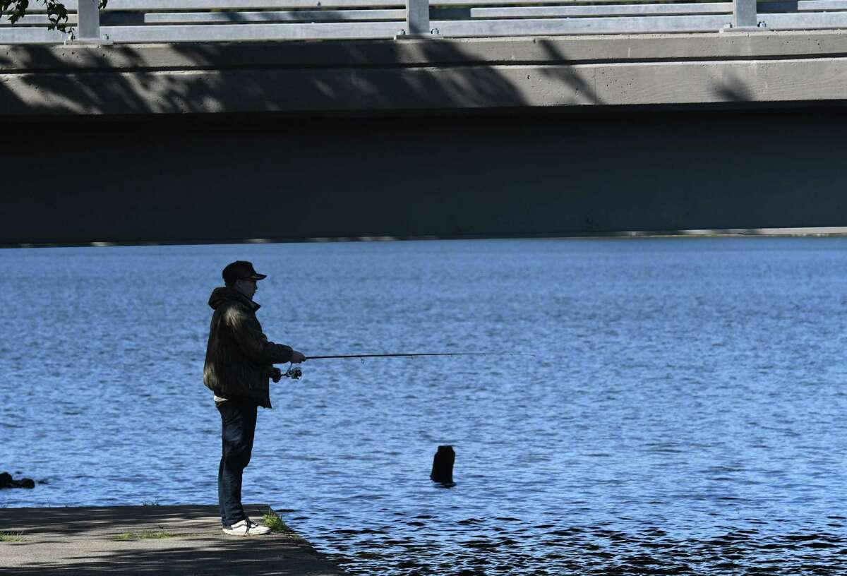 unveils new retail warehouse in Lake