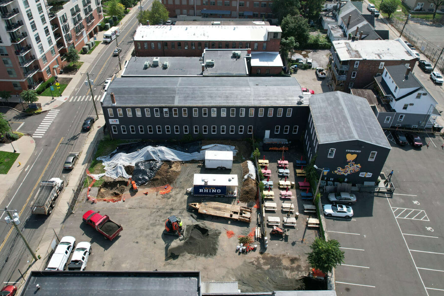 beer garden stamford food trucks