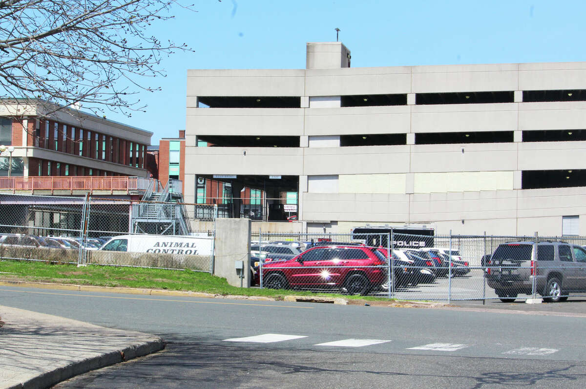 Middletown has chosen Spectra, Wonder Works, and Crosskey Architects to spearhead the development of three lots at 60 Dingwall Drive, 222 Main St. and 195 deKoven Drive, including a parking garage near the Connecticut River.