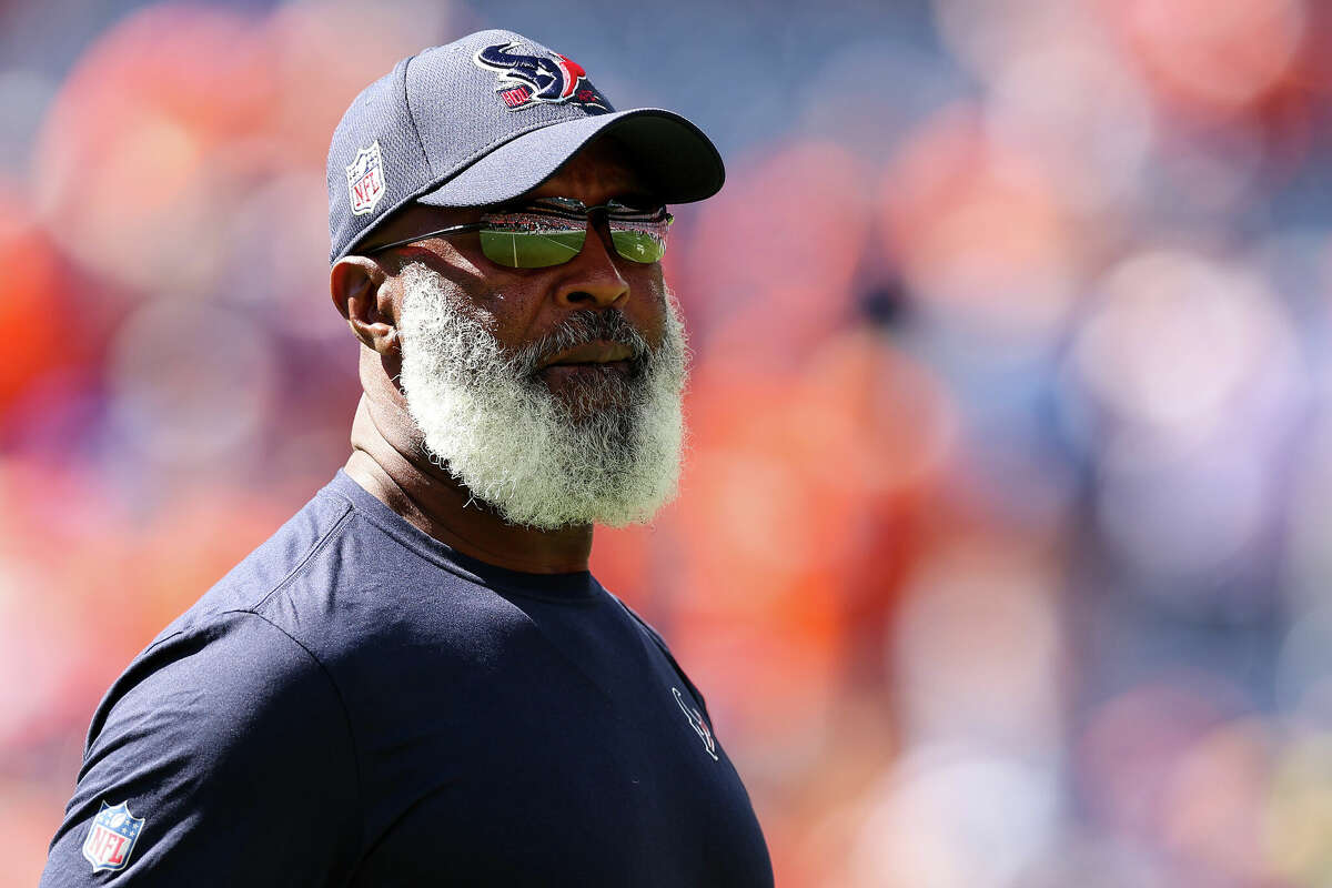 Can Lovie Smith get his first win as Houston's coach against his old team?