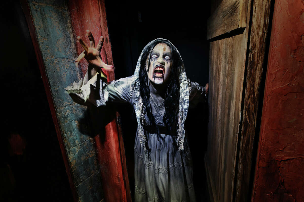 La Llorona: The Weeping Woman at Universal Hollywood
