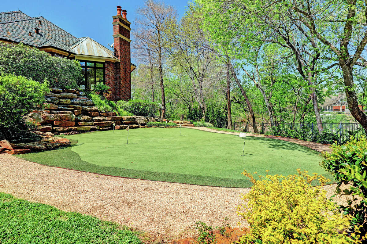 The private putting green.