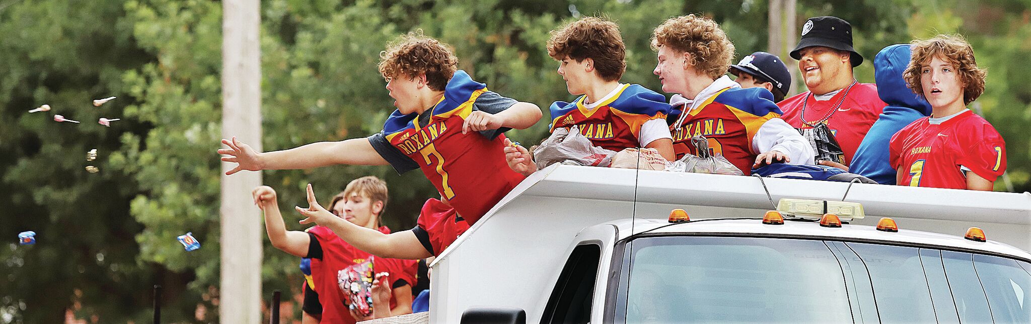 Roxana parade pulls crowds