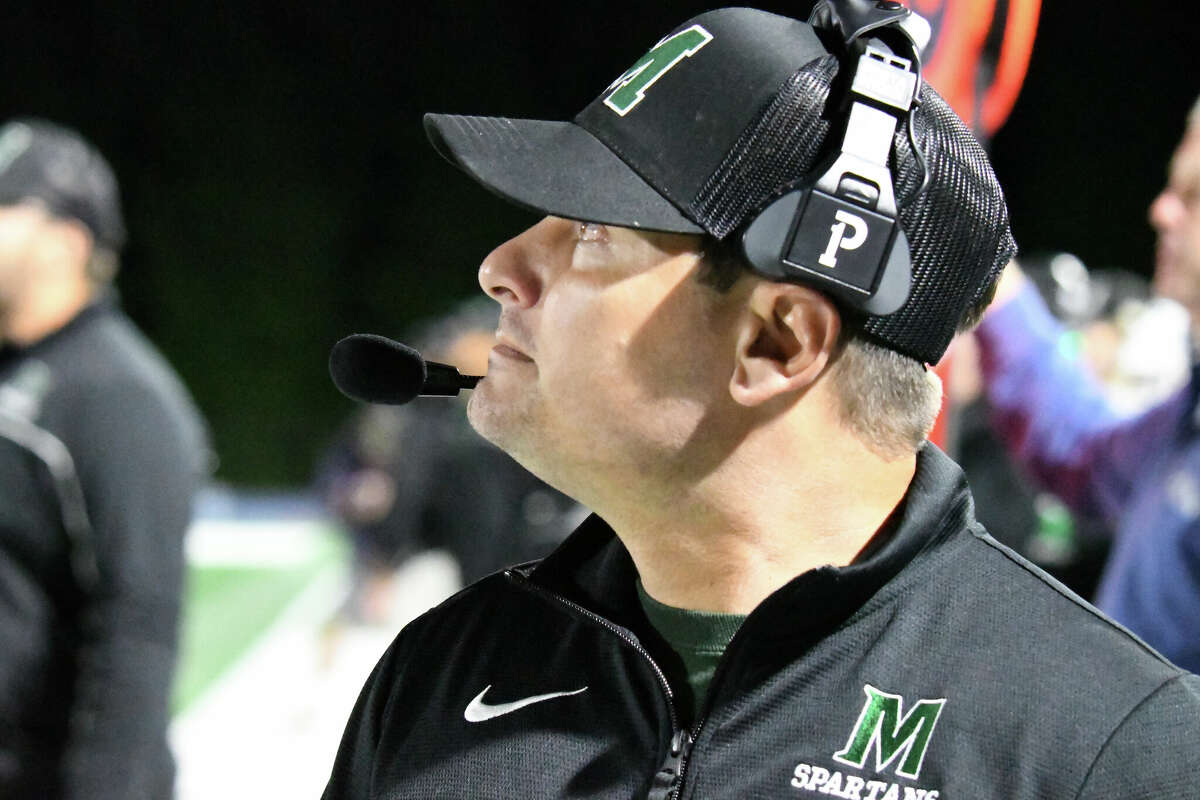 No. 5 ranked Maloney beats Darien on the road in CIAC football