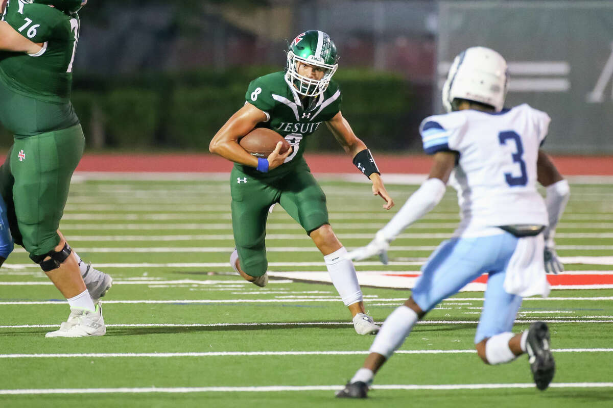 Strake Jesuit Fighting Crusaders defeat Alief Elsik Rams