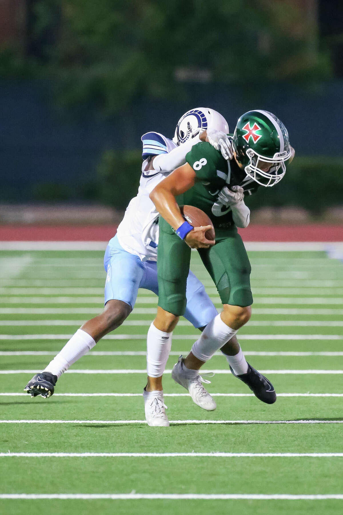 Strake Jesuit Fighting Crusaders defeat Alief Elsik Rams