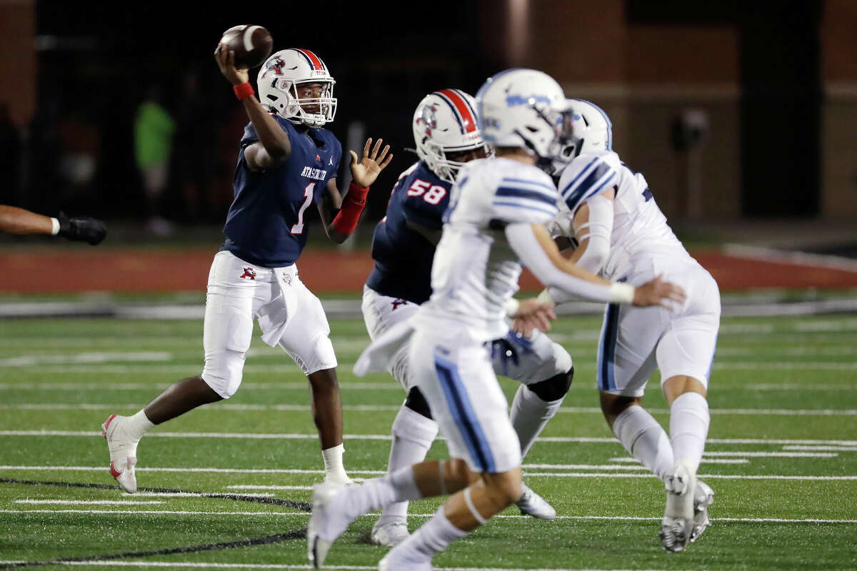 Atascocita Eagles Earn Shutout Win Over Kingwood Mustangs