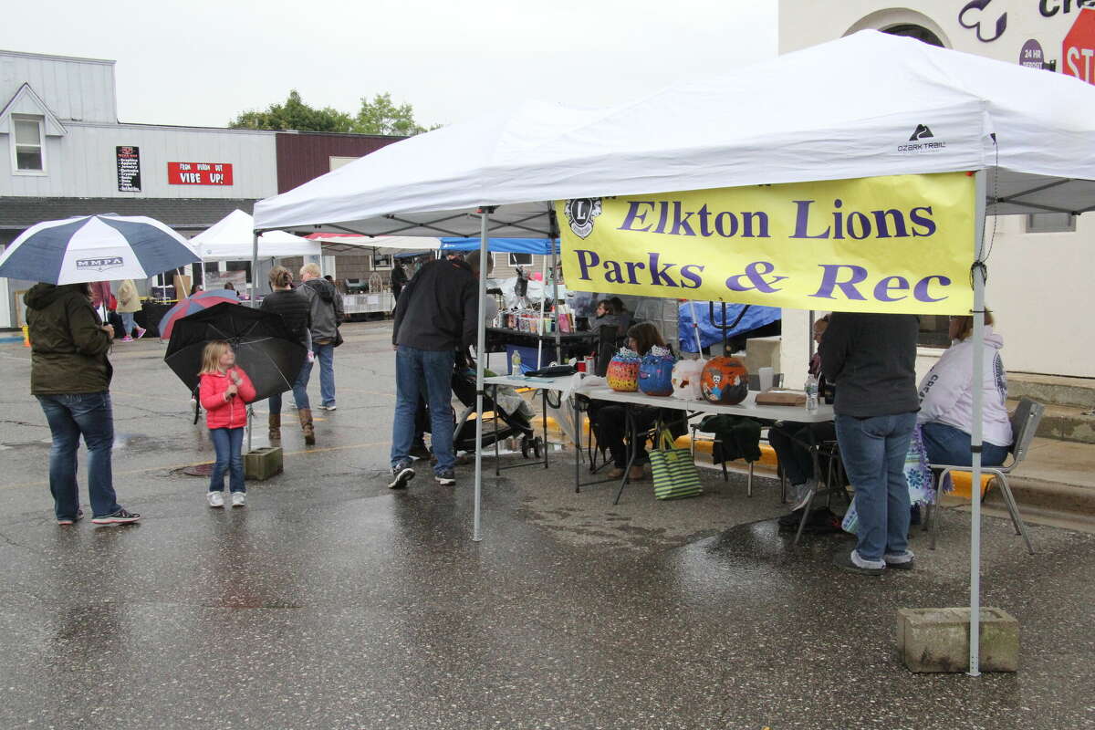Crafts, food and entertainment were a staple at the Elkton Country Street Fair Saturday, Sept. 24.