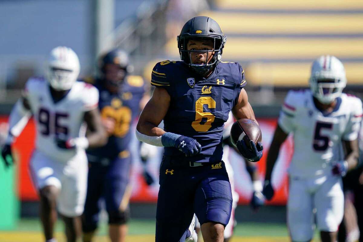 California running back Jaydn Ott (6) runs the ball for a 73-yard touchdown against Arizona during the first half of an NCAA college football game in Berkeley, Calif., Saturday, Sept. 24, 2022. (AP Photo/Godofredo A. Vásquez)