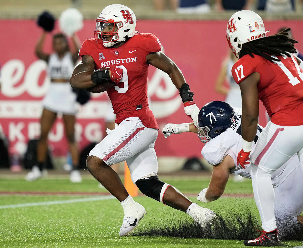 UH Cougars Escape With Bayou Bucket Win Over Rice Owls