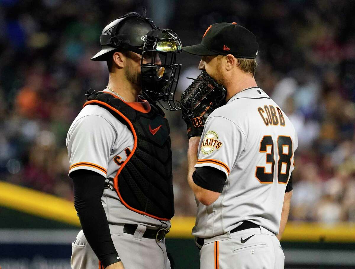 SF Giants: Catcher Roberto Pérez makes Opening Day roster