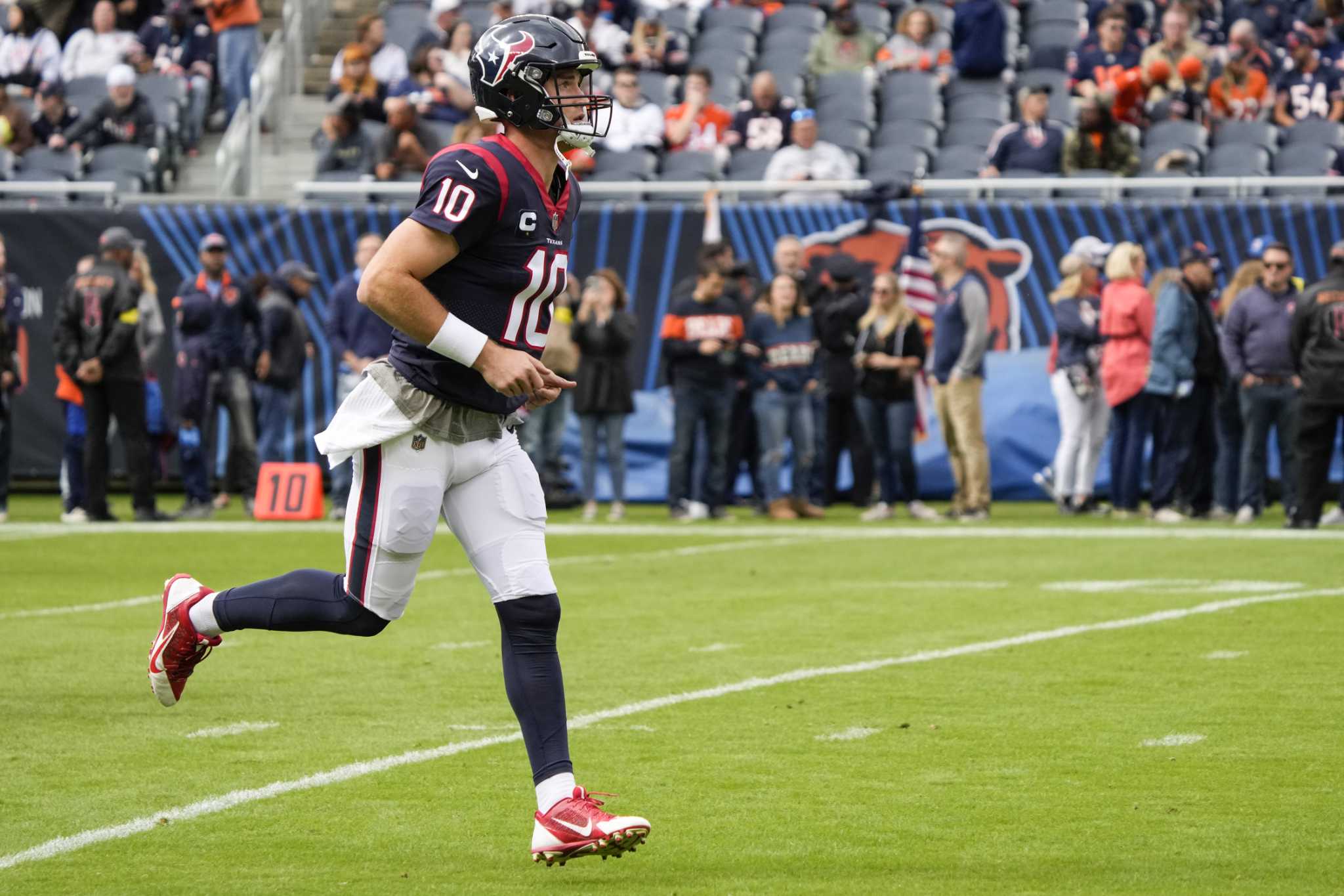 Watch: Bears fans at Soldier Field celebrate Texans win