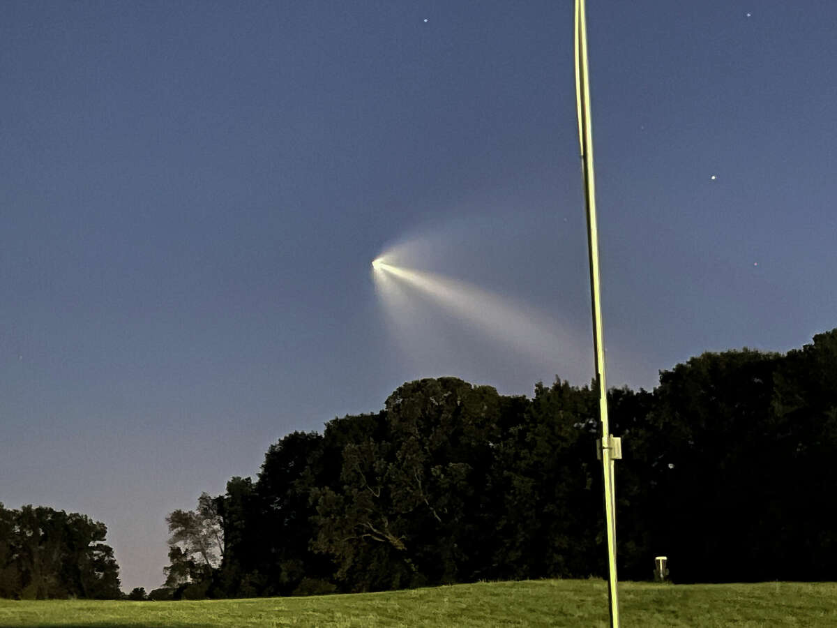 A view of the SpaceX rocket launch in Florida from the Niskayuna dog park in Blatnick Park on River Road Sept. 24, 2022. 