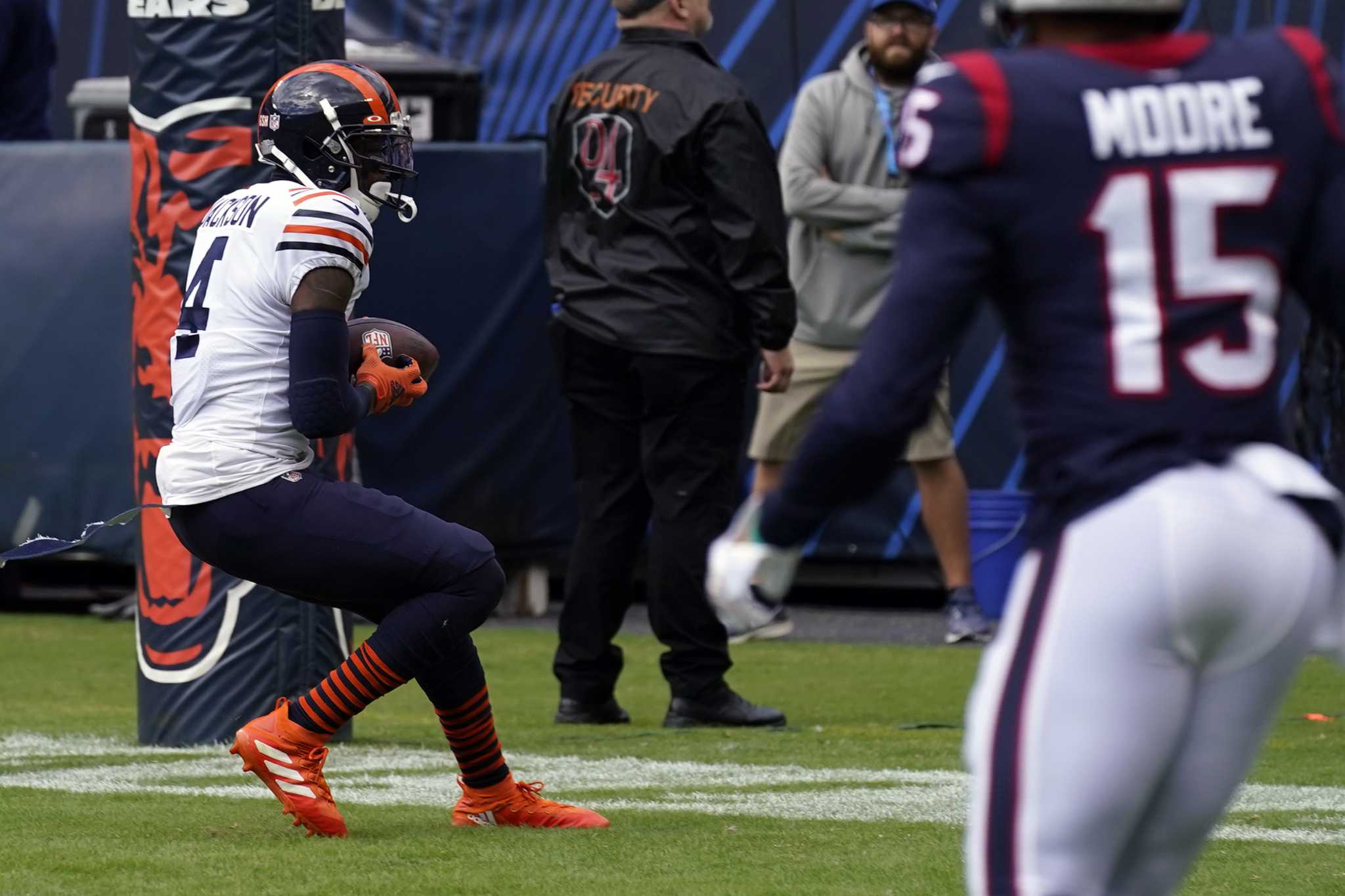 Bears escape Texans 23-20 on LB Roquan Smith's late interception